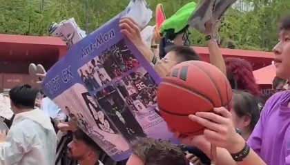 ng体育app-周玲安：爱德华兹休赛期一直在加练中距离跳投和脚步动作